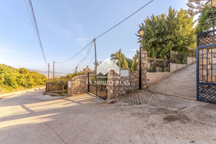 Image No.71-5 Bed Country House for sale