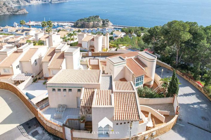 Image No.1-4 Bed Villa for sale