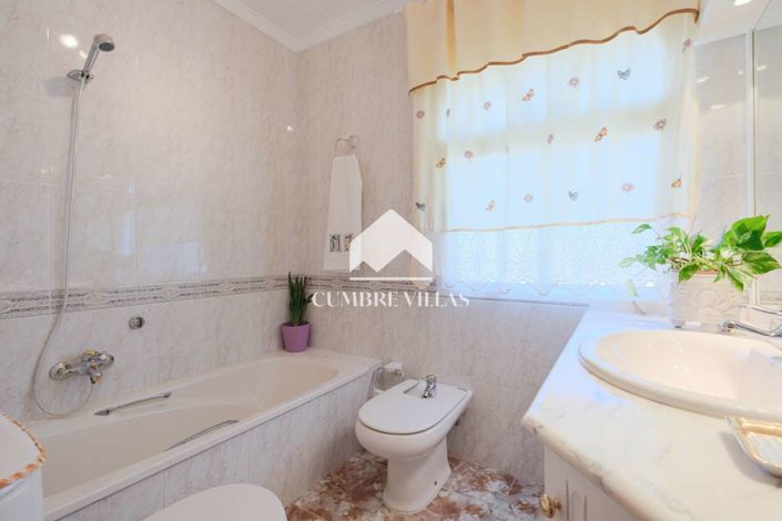 Image No.27-3 Bed Country House for sale