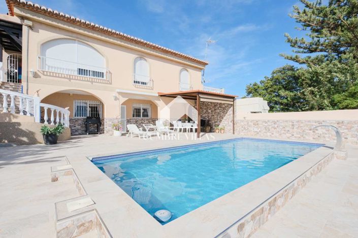 Image No.37-3 Bed Country House for sale