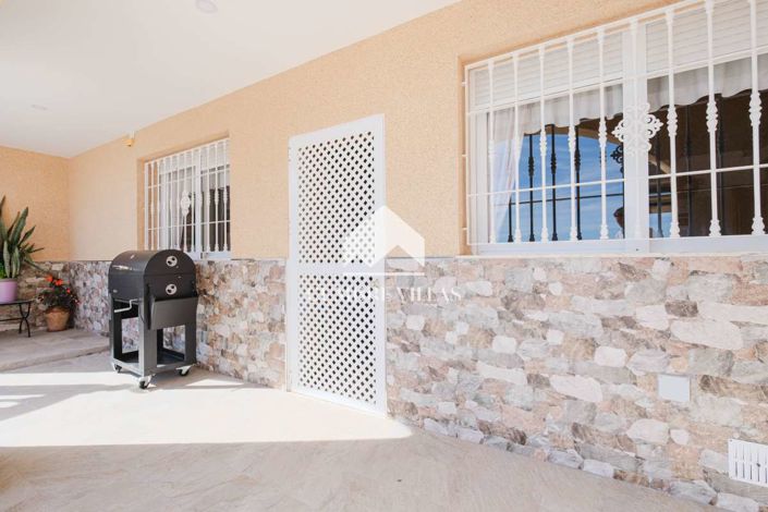 Image No.39-3 Bed Country House for sale