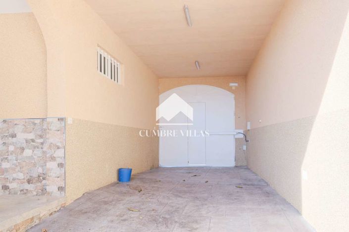 Image No.49-3 Bed Country House for sale