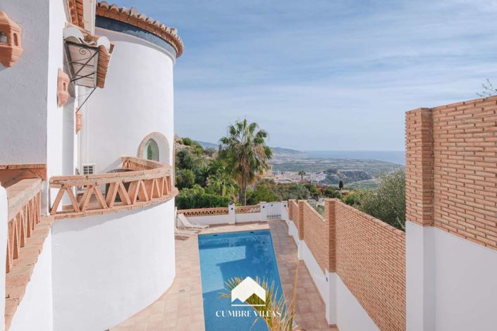 Image No.1-4 Bed Villa for sale