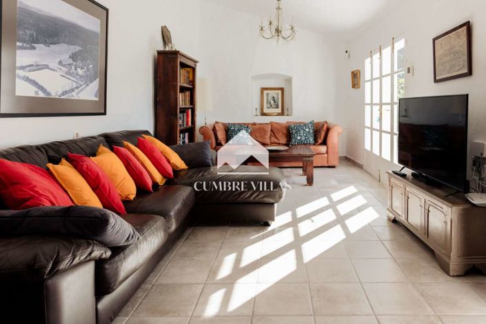 Image No.13-8 Bed Country House for sale