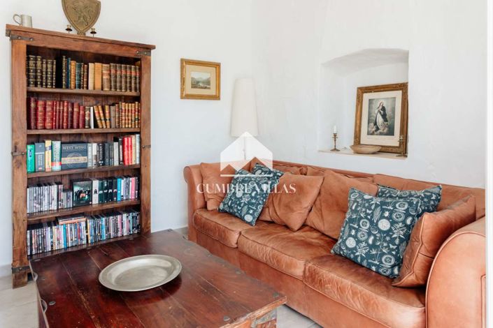 Image No.16-8 Bed Country House for sale