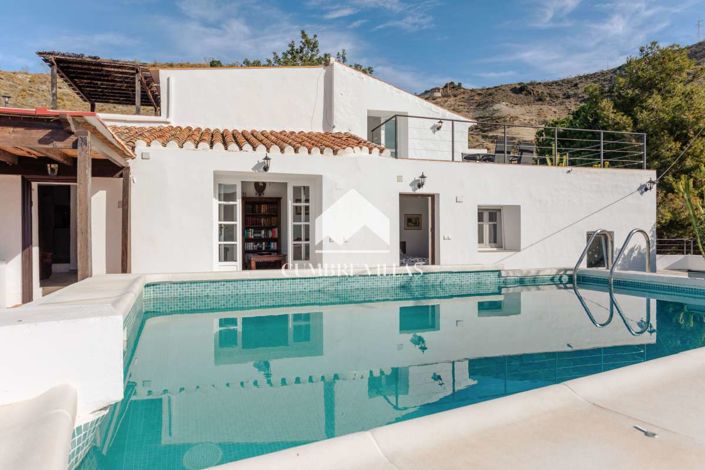 Image No.2-8 Bed Country House for sale