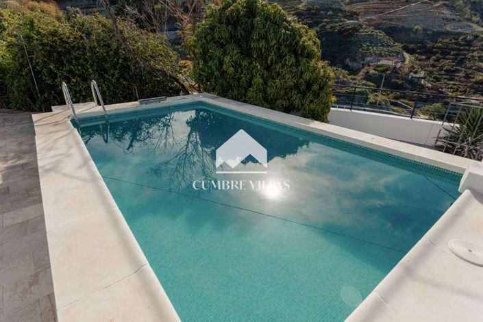 Image No.25-8 Bed Country House for sale