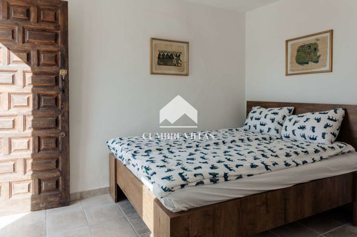 Image No.28-8 Bed Country House for sale