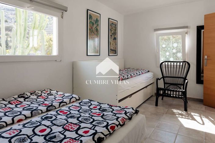 Image No.33-8 Bed Country House for sale