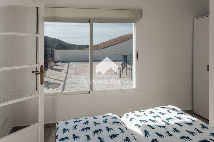 Image No.43-8 Bed Country House for sale