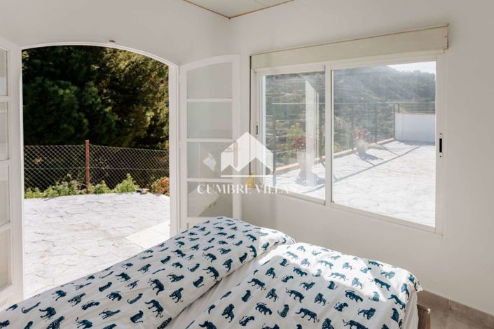 Image No.44-8 Bed Country House for sale