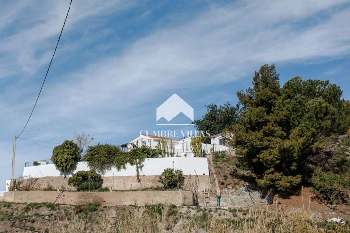 Image No.60-8 Bed Country House for sale