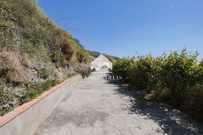 Image No.64-8 Bed Country House for sale