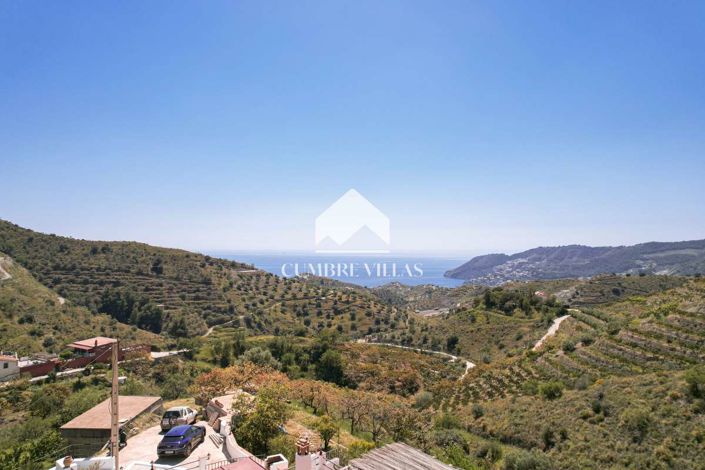 Image No.68-8 Bed Country House for sale