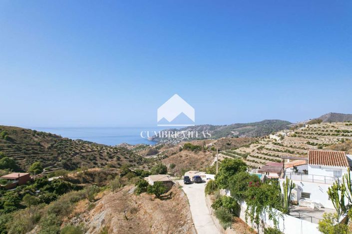 Image No.71-8 Bed Country House for sale