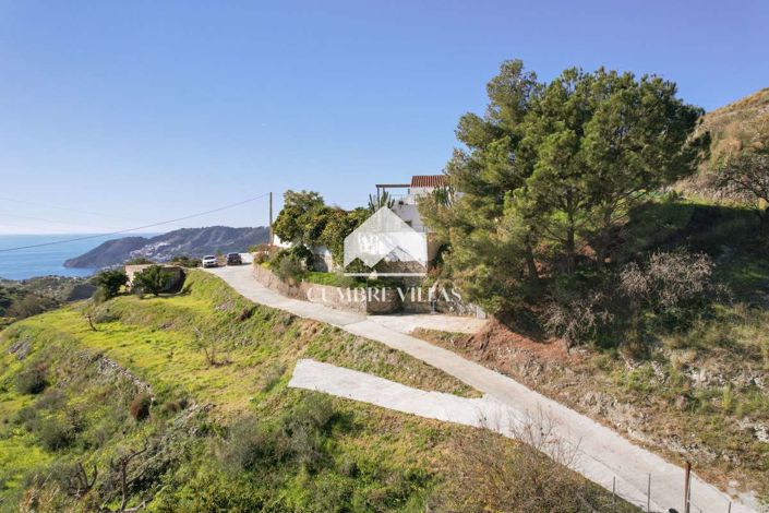 Image No.75-8 Bed Country House for sale