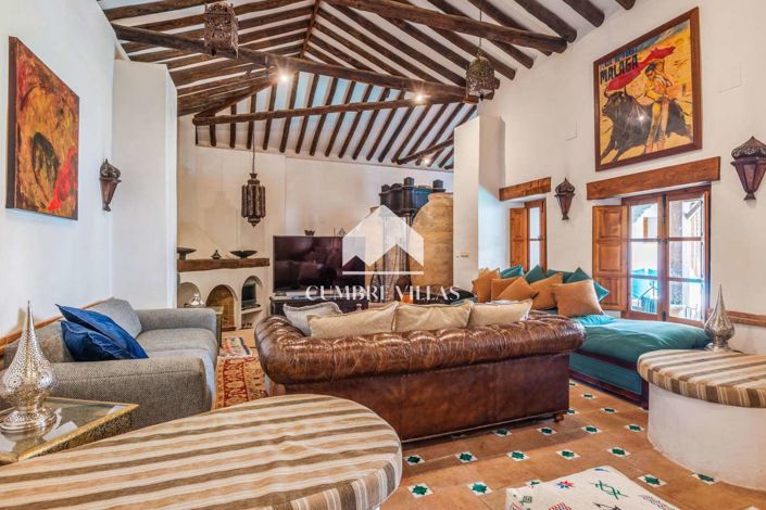 Image No.17-5 Bed Villa for sale