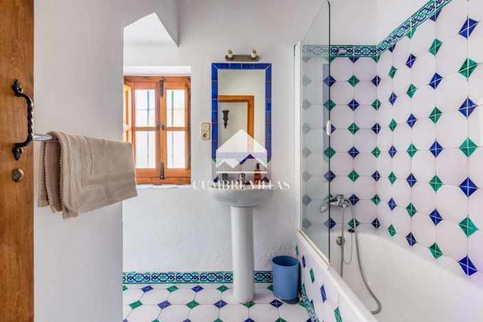 Image No.29-5 Bed Villa for sale