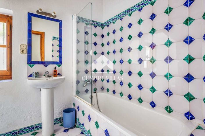 Image No.30-5 Bed Villa for sale