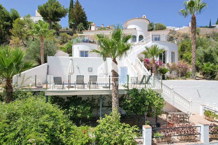 Image No.2-4 Bed Villa for sale