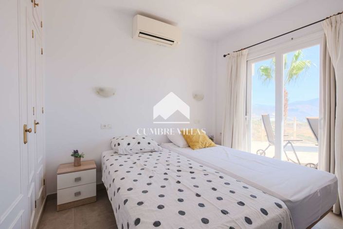 Image No.35-4 Bed Villa for sale