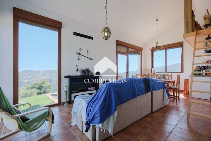 Image No.18-3 Bed Country House for sale