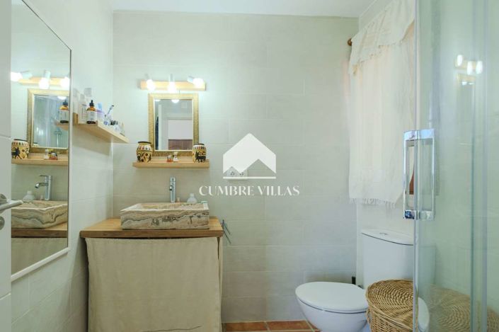 Image No.30-3 Bed Country House for sale