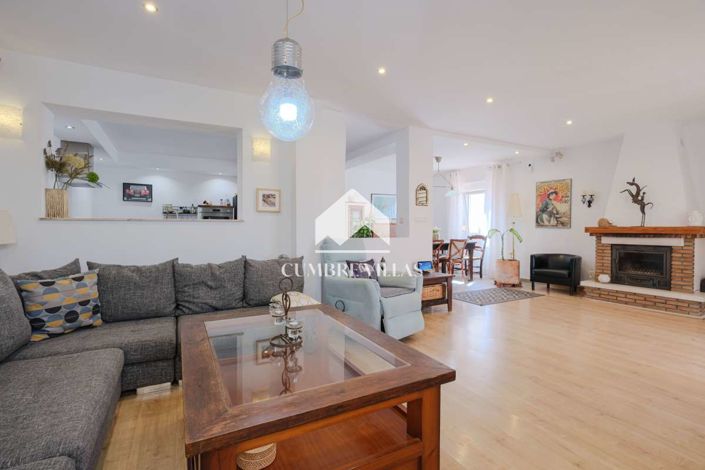 Image No.12-4 Bed Townhouse for sale