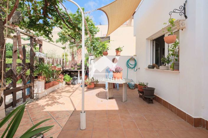 Image No.15-4 Bed Townhouse for sale