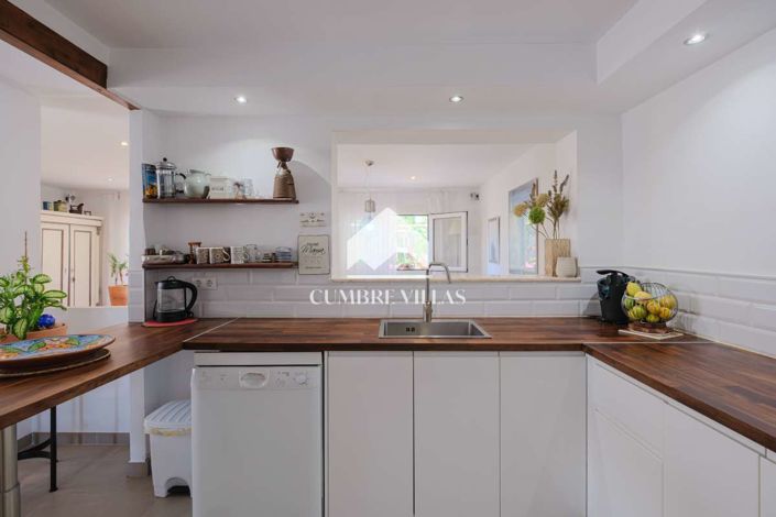 Image No.24-4 Bed Townhouse for sale