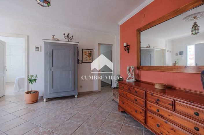 Image No.30-4 Bed Townhouse for sale