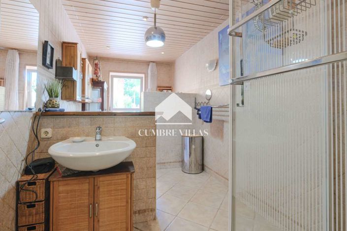 Image No.36-4 Bed Townhouse for sale