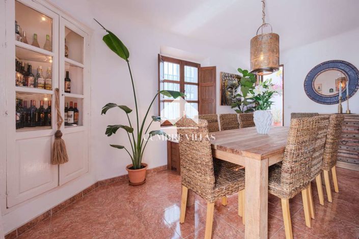 Image No.12-3 Bed Townhouse for sale