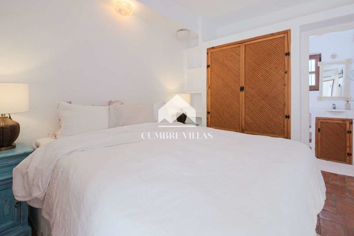 Image No.23-3 Bed Townhouse for sale