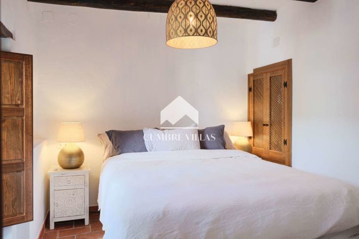 Image No.28-3 Bed Townhouse for sale