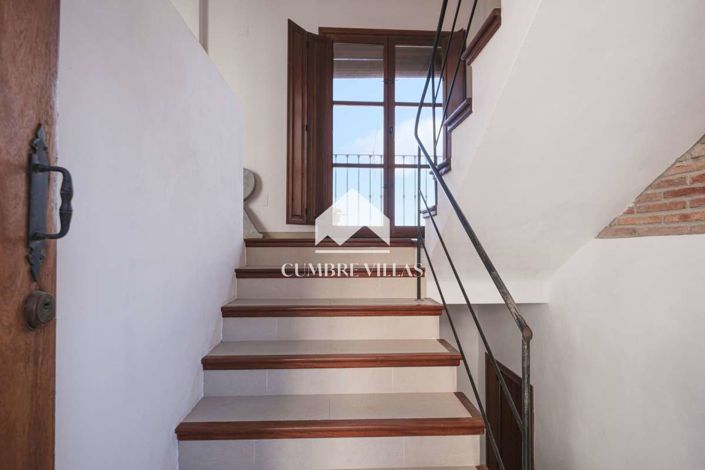 Image No.33-2 Bed Townhouse for sale