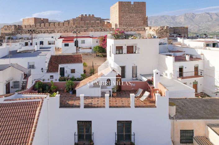 Image No.6-2 Bed Townhouse for sale