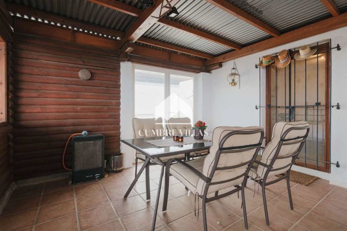 Image No.100-6 Bed Country House for sale