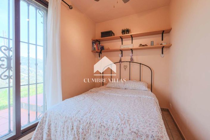 Image No.113-6 Bed Country House for sale