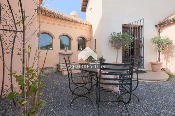 Image No.13-6 Bed Country House for sale