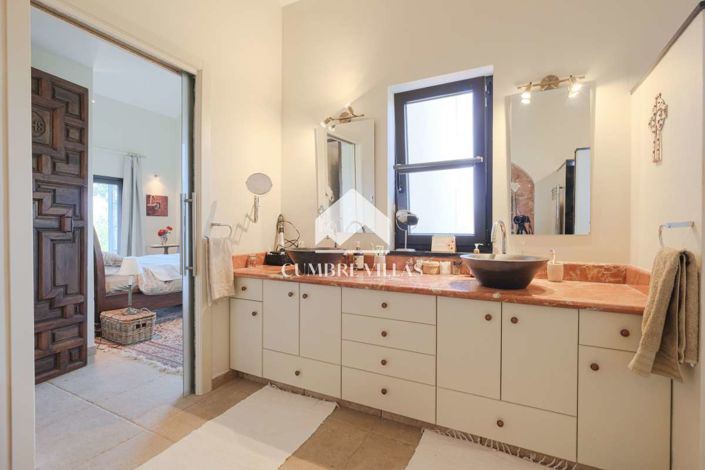 Image No.48-6 Bed Country House for sale