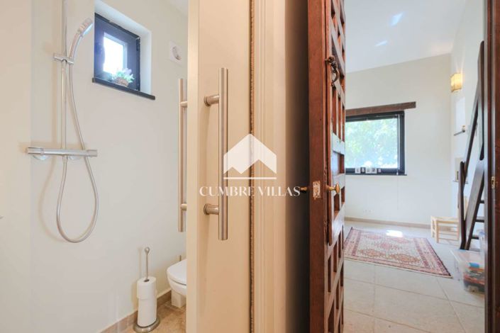 Image No.54-6 Bed Country House for sale