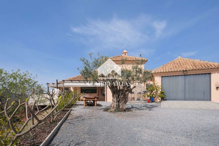 Image No.64-6 Bed Country House for sale