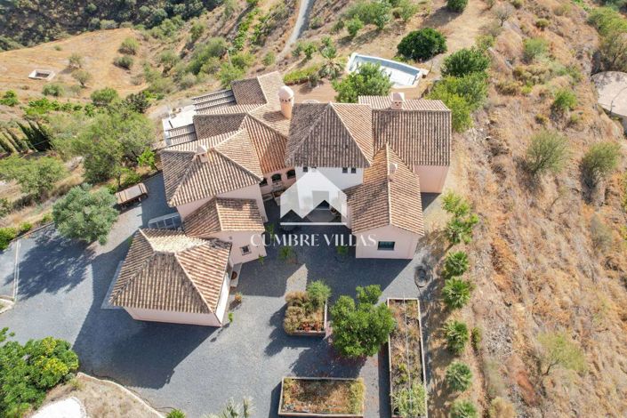 Image No.74-6 Bed Country House for sale