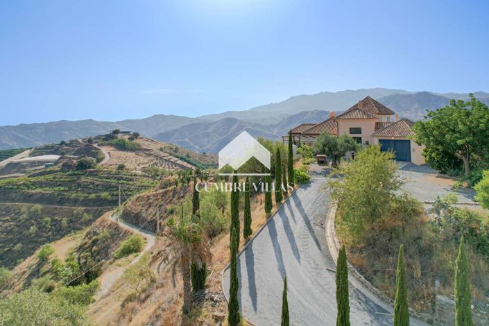 Image No.76-6 Bed Country House for sale