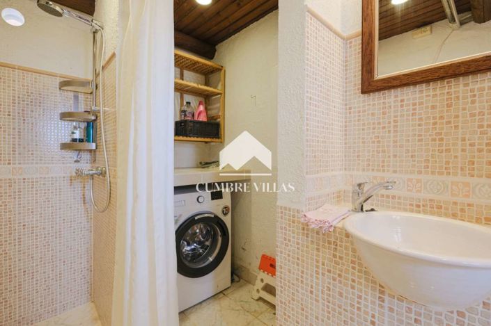 Image No.93-6 Bed Country House for sale