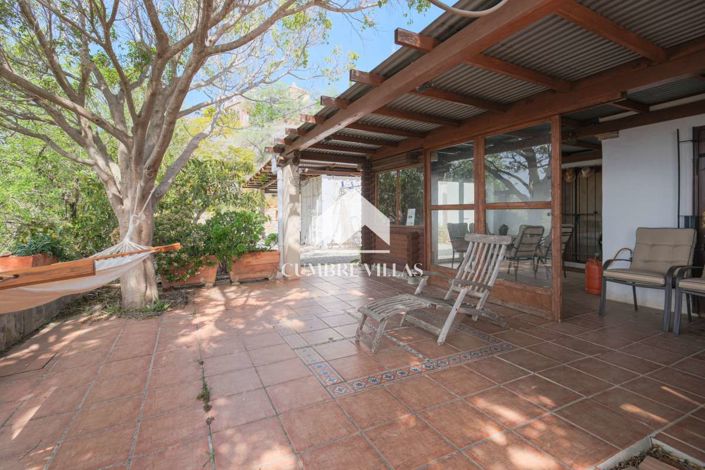 Image No.99-6 Bed Country House for sale