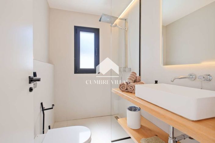 Image No.29-6 Bed Villa for sale