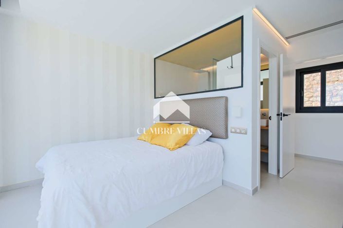 Image No.34-6 Bed Villa for sale