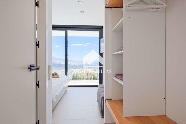 Image No.36-6 Bed Villa for sale